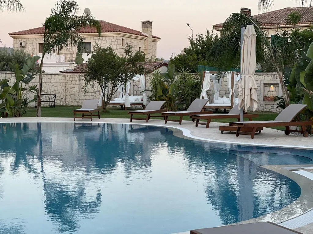 Sports and Entertainment, Triangulo Hotel, Izmir