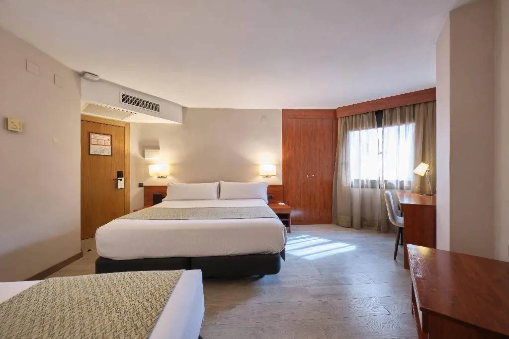 TRIPLE STANDARD Room, Catalonia Park Putxet, Barcelona