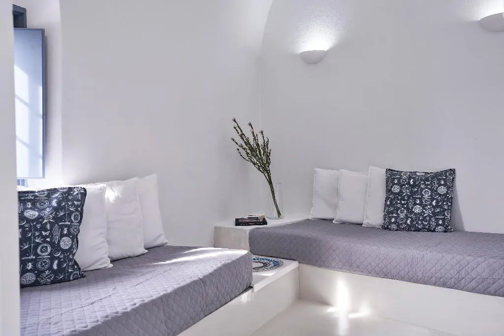 SUITE HONEYMOON Room, Fava Eco Suites, Santorini