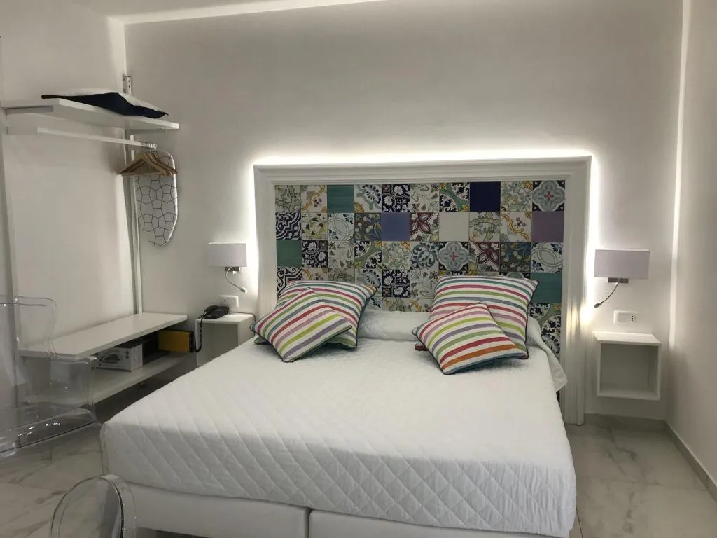 DOUBLE DELUXE GARDEN VIEW Room, Amalfi, Naples