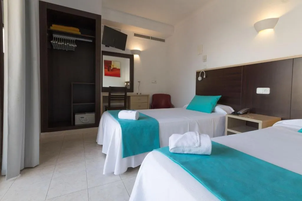 Room, Orosol, Ibiza