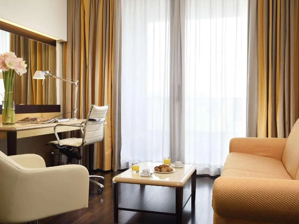 Room, Unahotels Varese, Milan