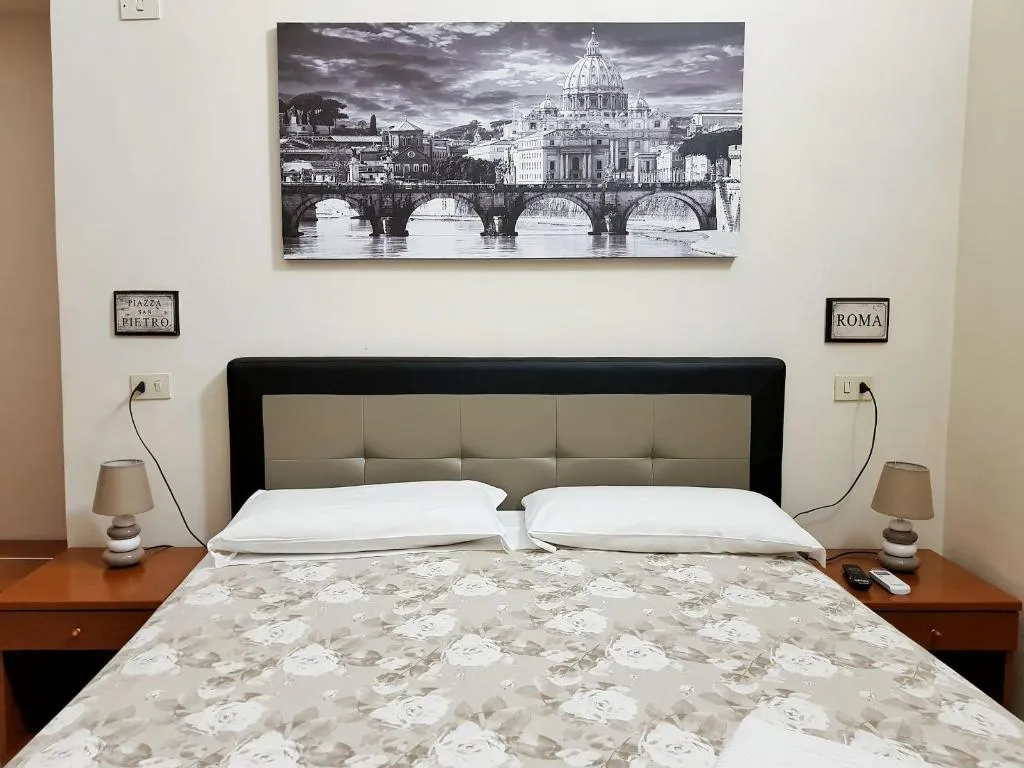 Room, Italy Guest House, Naples