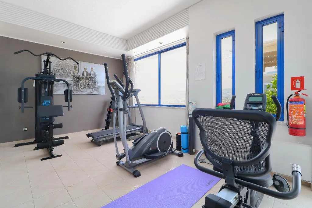 Sports and Entertainment, Alexis, Crete