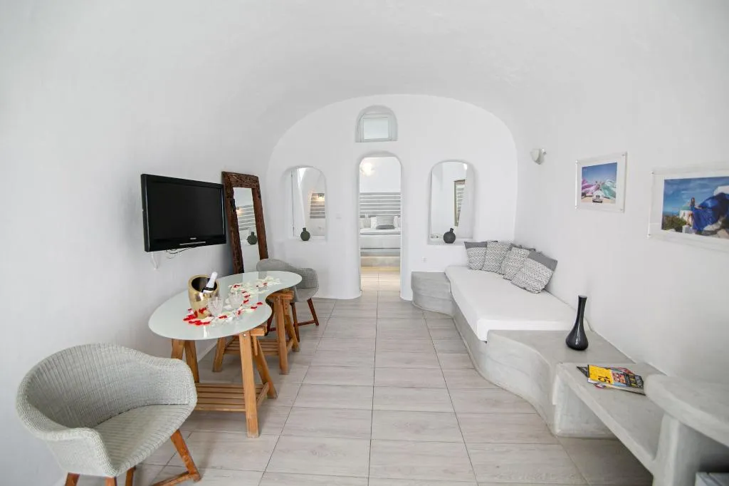 Room, Vogue Suites, Santorini