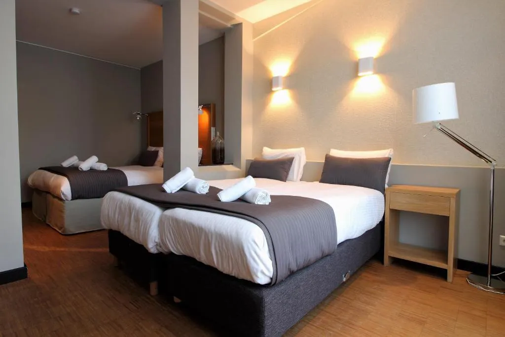 FAMILY ROOM THREE BEDS Room, The Bank Hotel, Amsterdam
