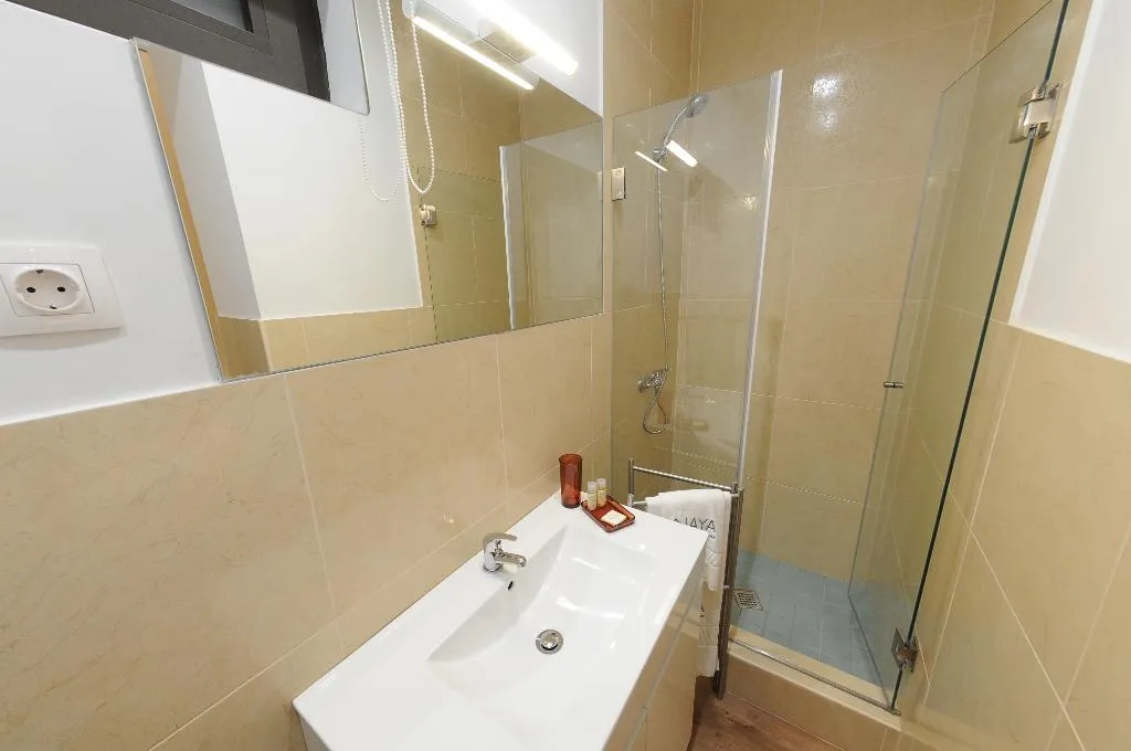 SINGLE ONE BEDROOM ONE BATHROOM Room, Naya - Downtown Guesthouse, Porto