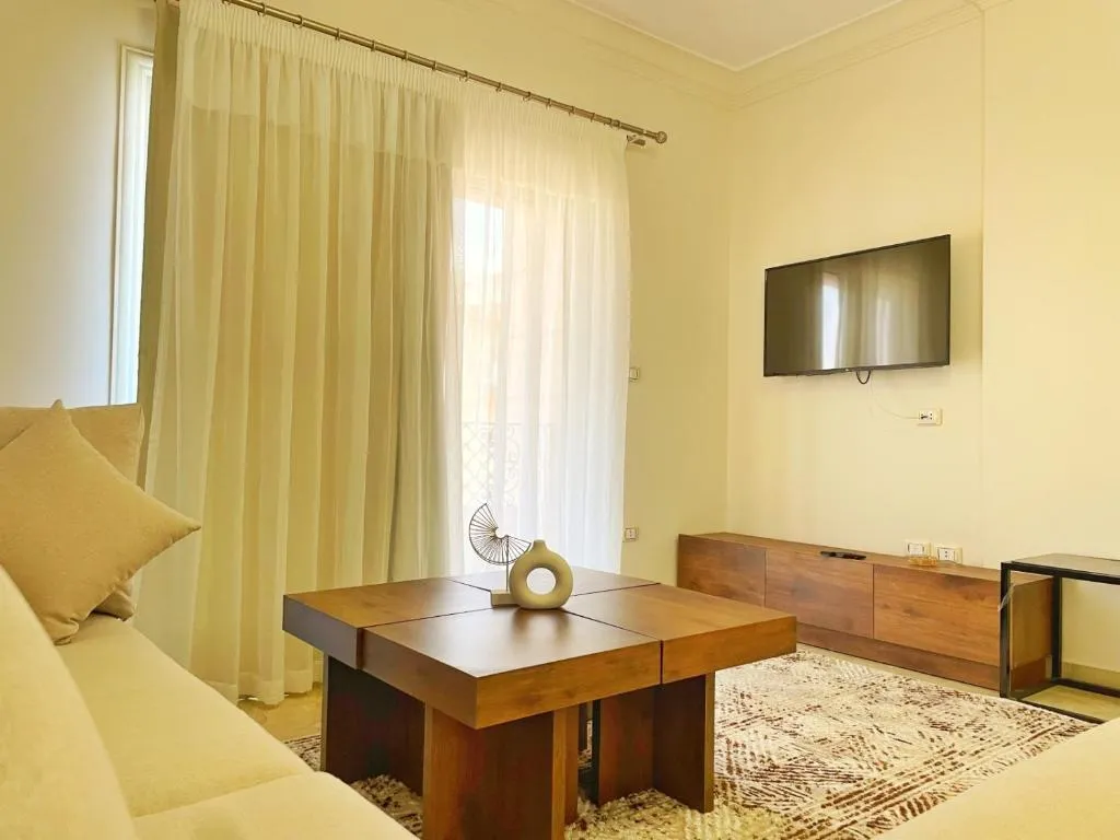 APARTMENT KING SIZE BED Room, Settle Inn South 90 Apartments, Cairo