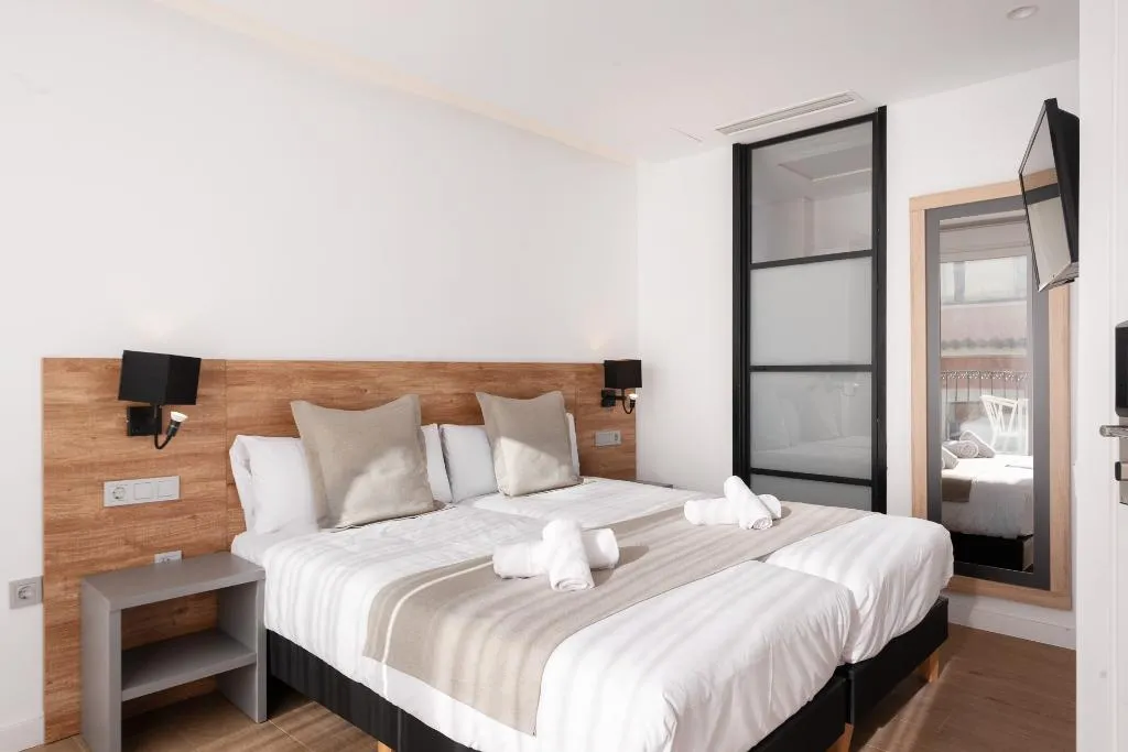 DOUBLE WITH TERRACE Room, Hostal Vil5 By Be Alicante, Costa Blanca
