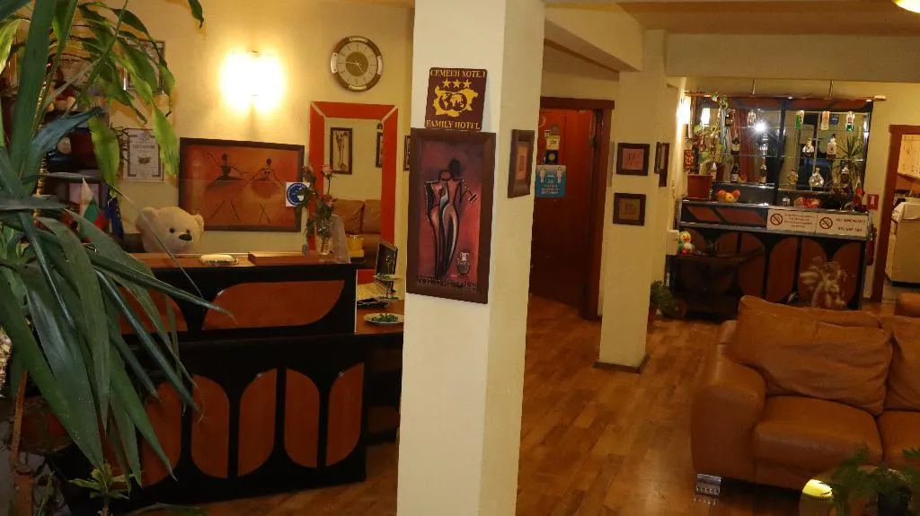 Lobby, Palitra, Varna
