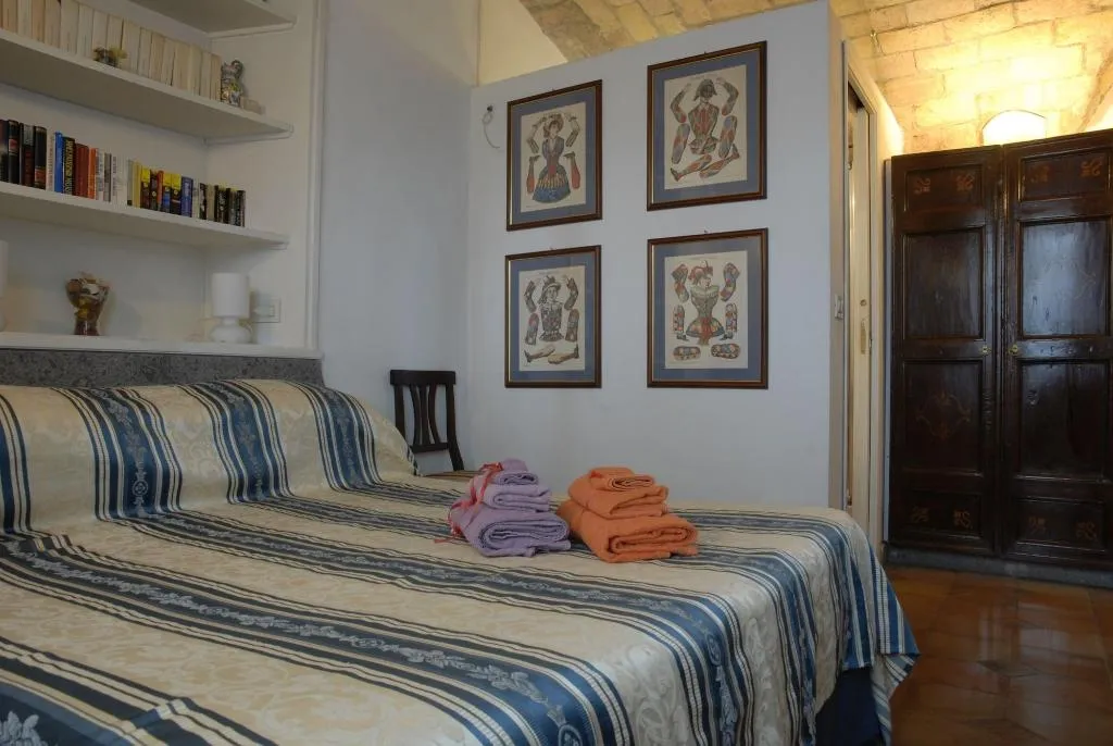 Room, Villino Corbelli, Rome
