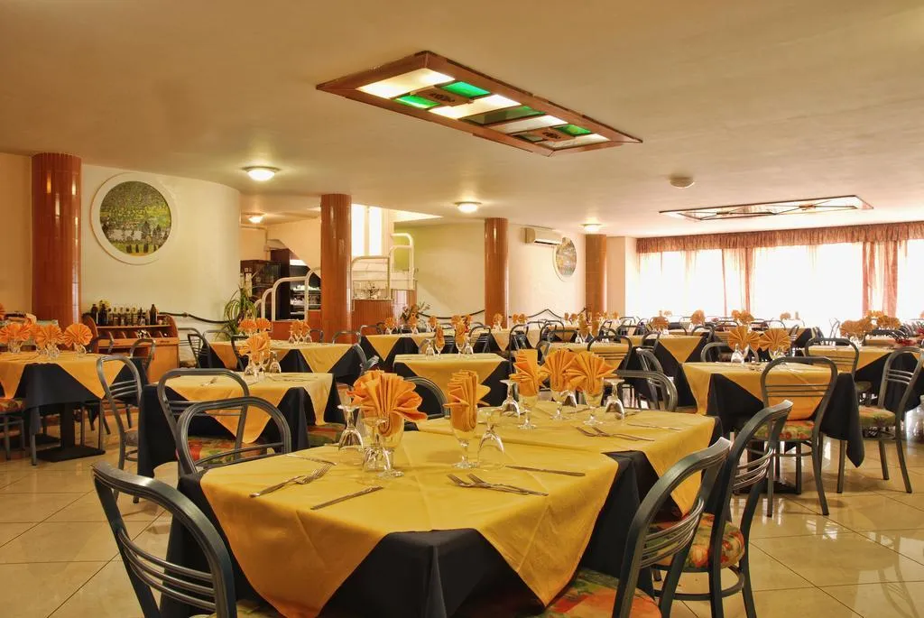 Restaurant, Hotel Scacciapensieri, Rome