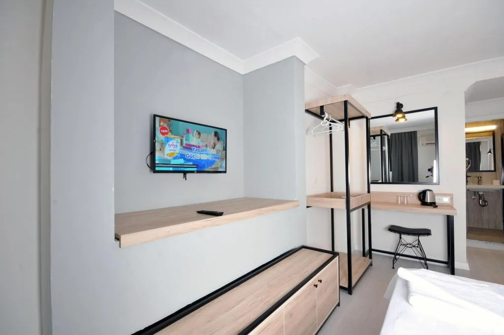 Room, Sema, Dalaman