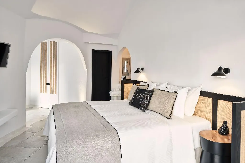 DOUBLE SEA VIEW Room, Charisma Suites, Santorini