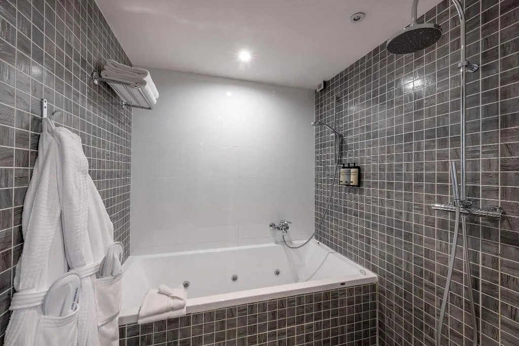 SUITE KING SIZE BED Room, H10 Roma Citta, Rome