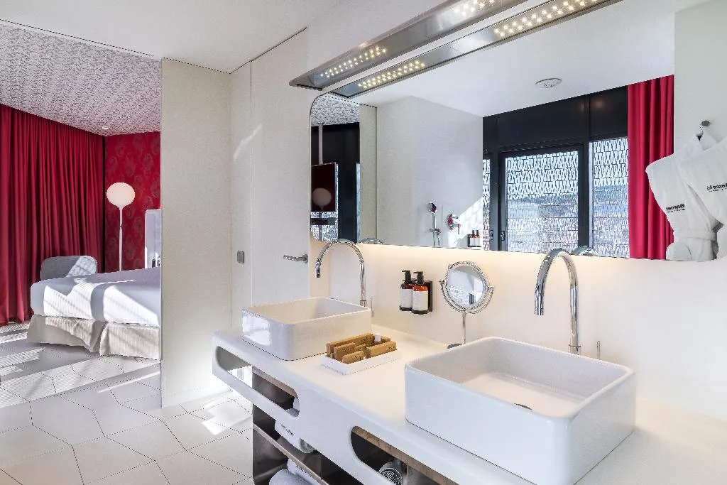 JUNIOR SUITE STANDARD Room, Barcelo Raval, Barcelona