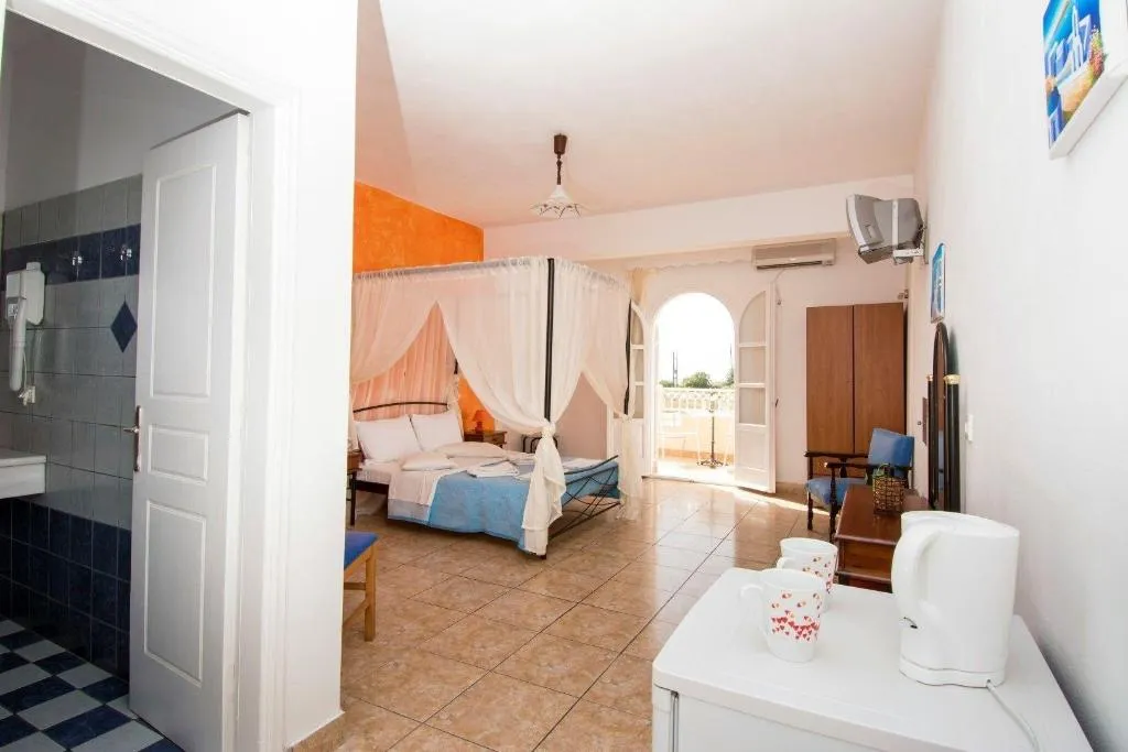 Room, Fira Calm Hotel, Santorini