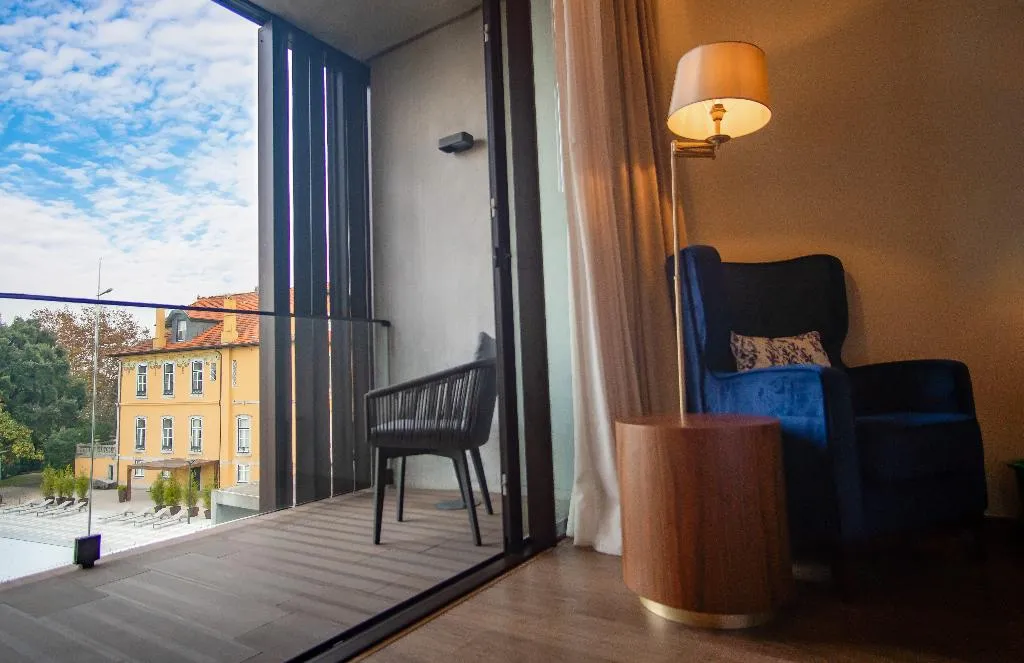 DOUBLE SUPERIOR POOL VIEW Room, Boeira Garden Hotel Porto Gaia, Curio Collection, Porto