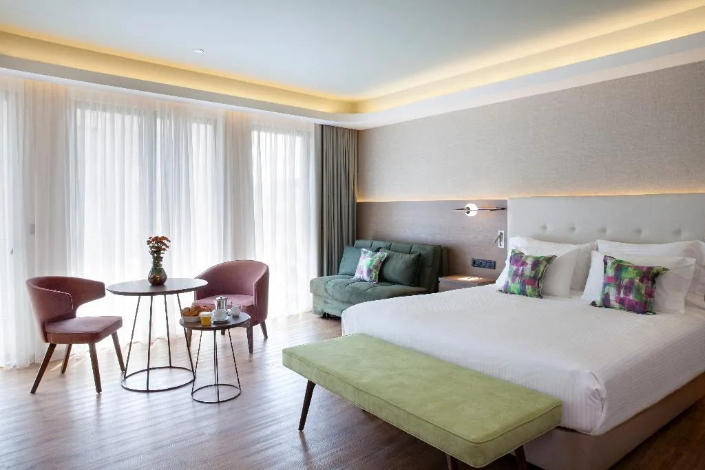 SUITE EXECUTIVE Room, ZEUS Essence Wyndham Athens Residence, Athens