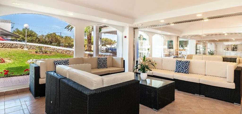 Lobby, Globales Cala'n Blanes, Menorca