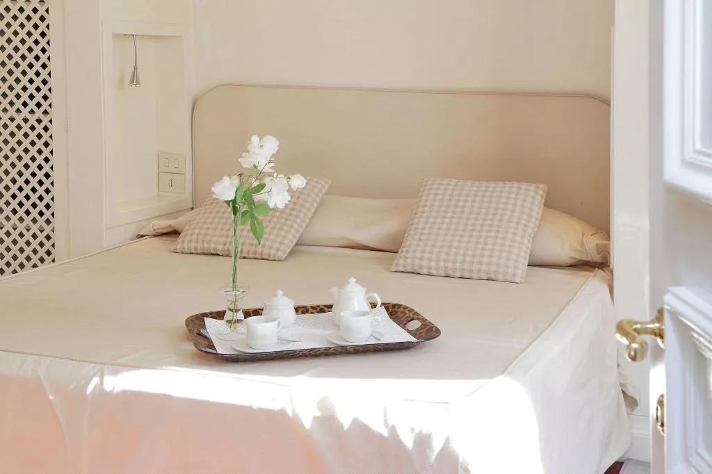 Room, Cerretani 4 Duomo Guesthouse - My Extra Home, Florence