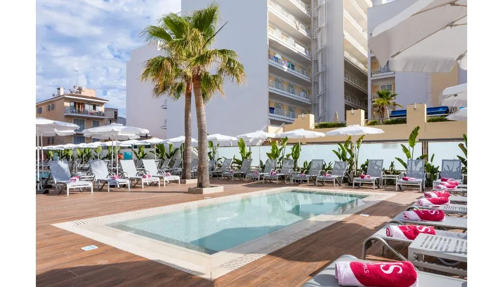 Pool, JS Yate, Majorca