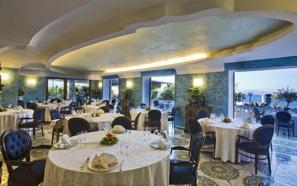 Restaurant, Strand Hotel Delfini, Naples
