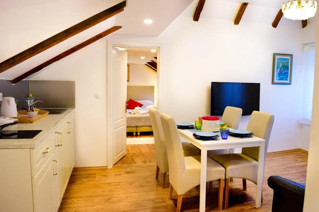 APARTMENT CITY VIEW TWO BEDS Room, Rilati Old Town Palace, Dubrovnik