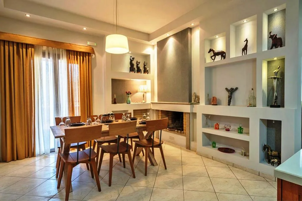 VILLA FOUR BEDROOMS WITH PRIVATE POOL Room, Villa Camellia, Crete
