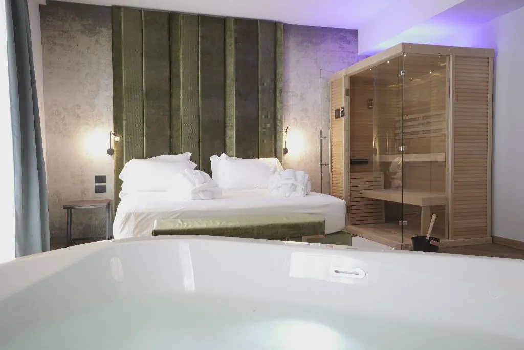 JUNIOR SUITE GRAND DELUXE Room, Palazzo Santo Spirito, Milan