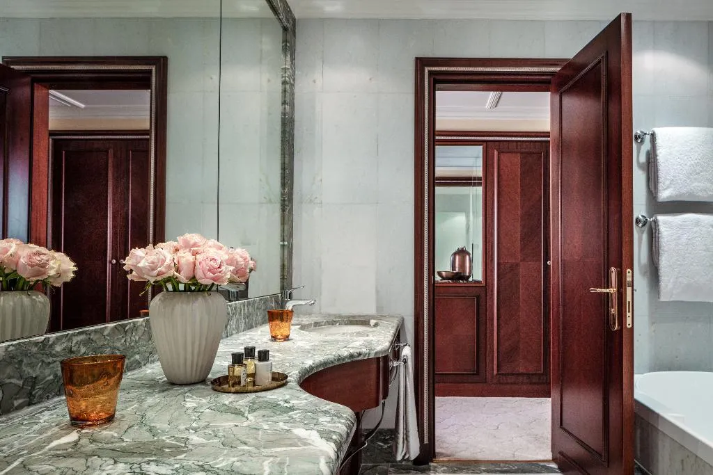 SUITE WITH VIEWS Room, Anantara Palazzo Naiadi Rome Hotel, Rome