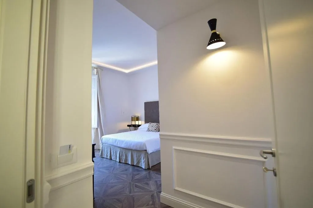 Room, Kf Deluxe B B, Florence