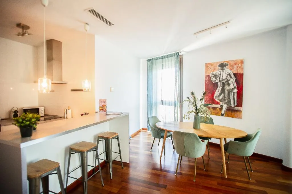APARTMENT ONE BEDROOM Room, azz Apartamentos Torre de la Plata, Seville