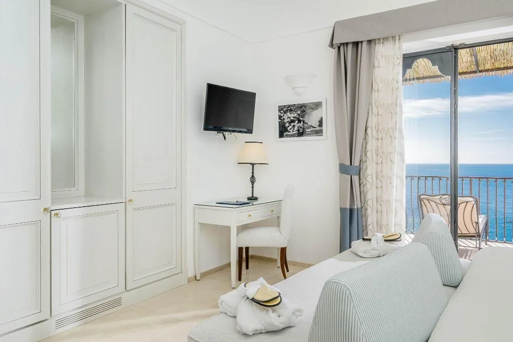 JUNIOR SUITE SEA VIEW WITH BALCONY Room, Miramare, Naples