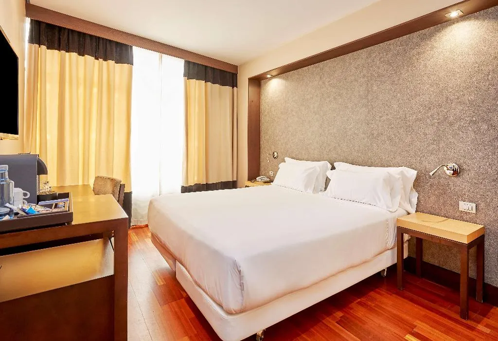 Room, NH Sevilla Plaza de Armas, Seville