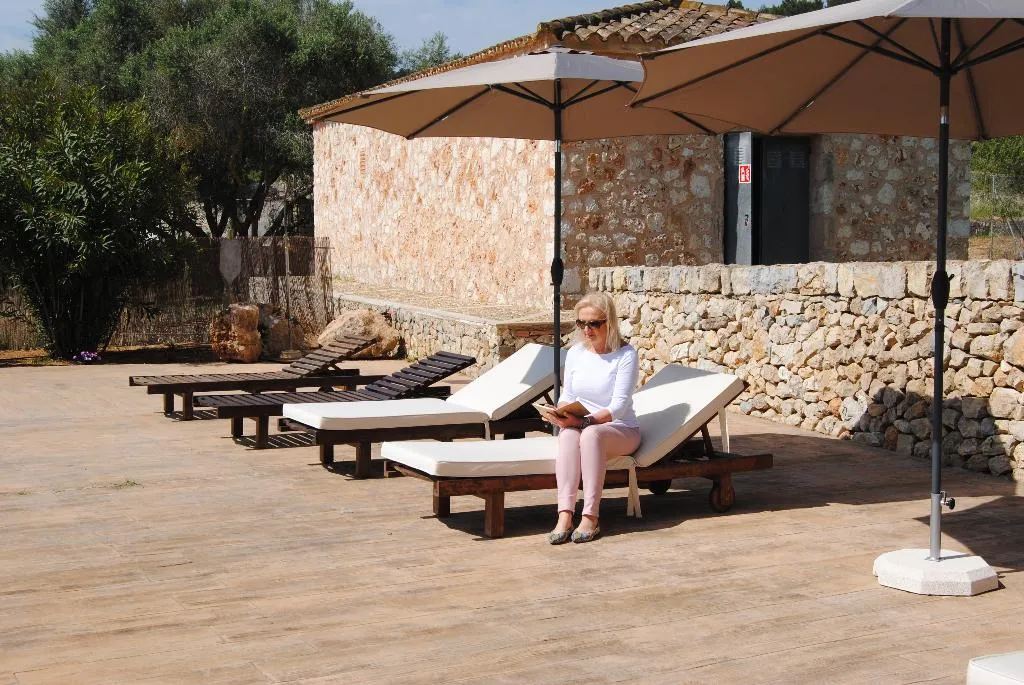 Pool, Hotel Rural Es Riquers, Majorca