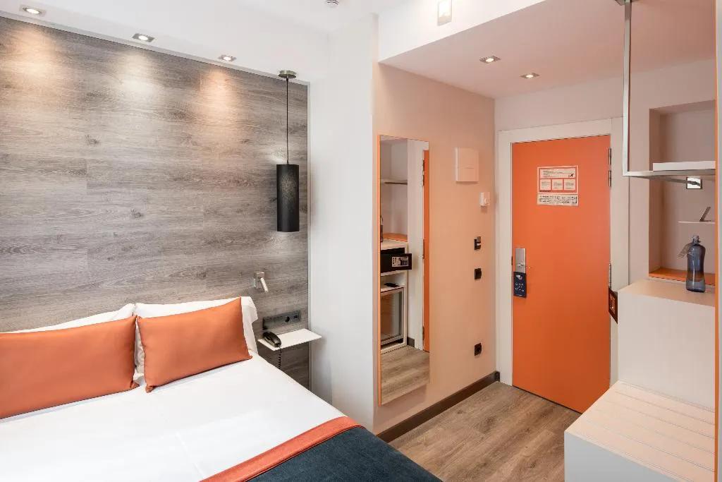 SINGLE STANDARD Room, Catalonia Mikado, Barcelona