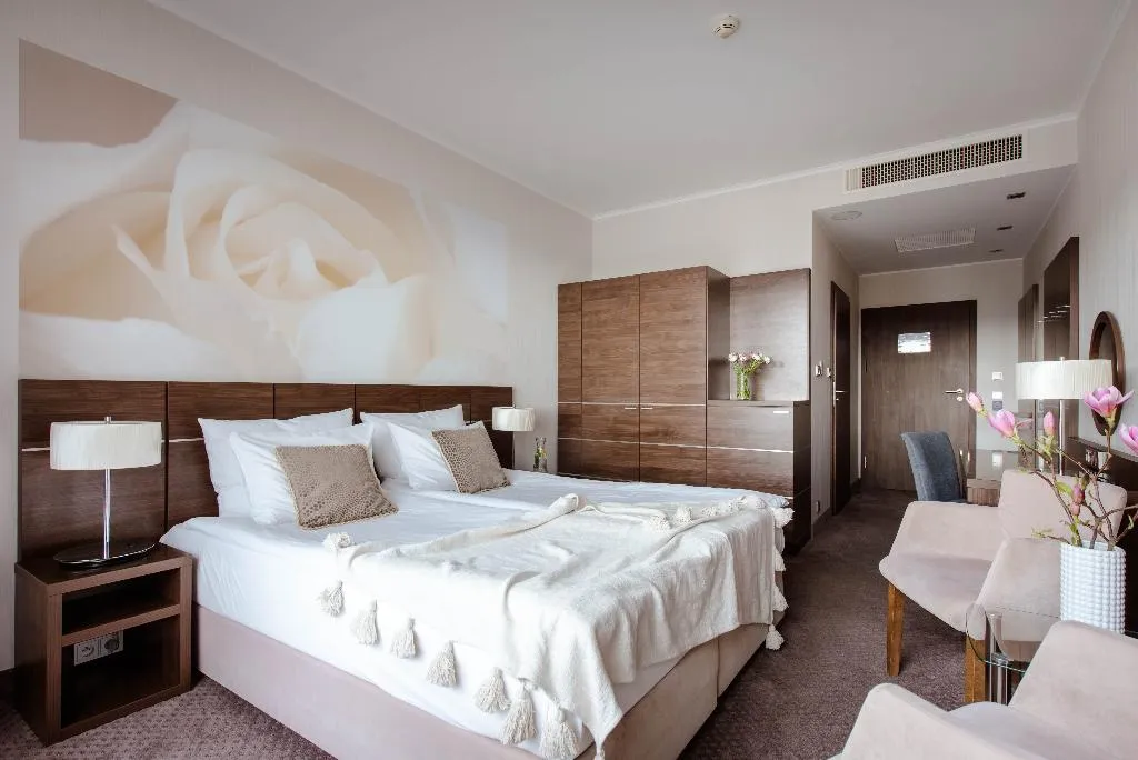 Double or Twin SEA VIEW Room, Hotel Rozany Gaj - Destigo Hotels, Gdansk