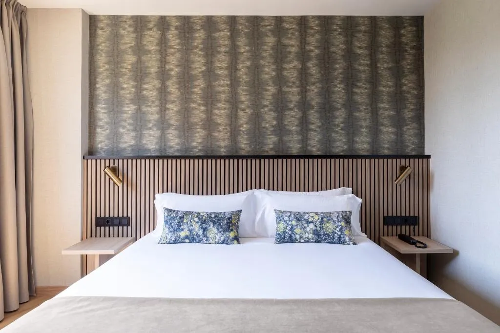 QUADRUPLE STANDARD Room, Acta Piramides, Madrid