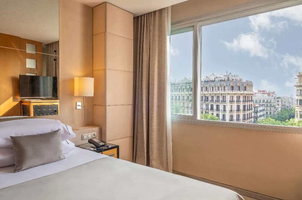 JUNIOR SUITE STANDARD Room, Hesperia Presidente, Barcelona