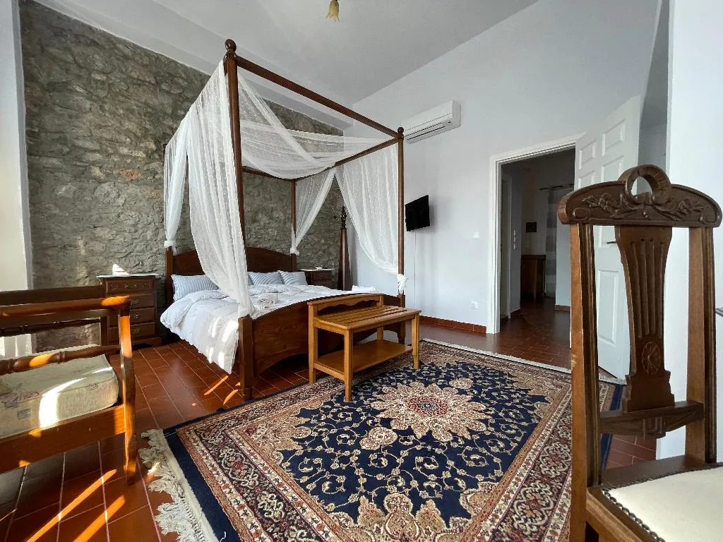 QUADRUPLE TWO DOUBLE BEDS Room, Anamar Symi Residences, Rhodes