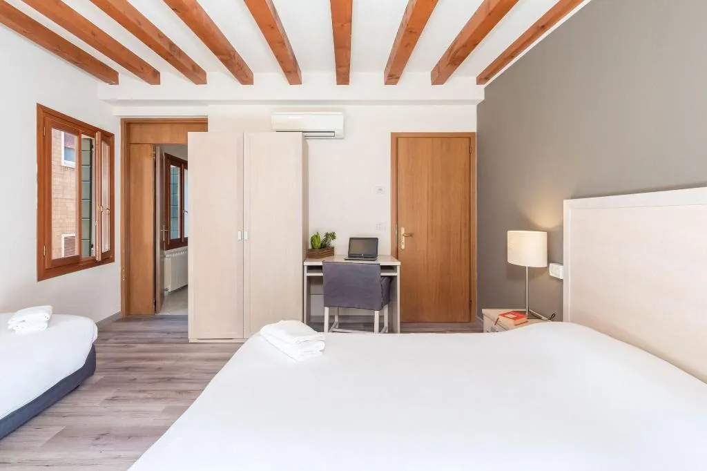 Room, B&B Casanova ai Tolentini, Venice