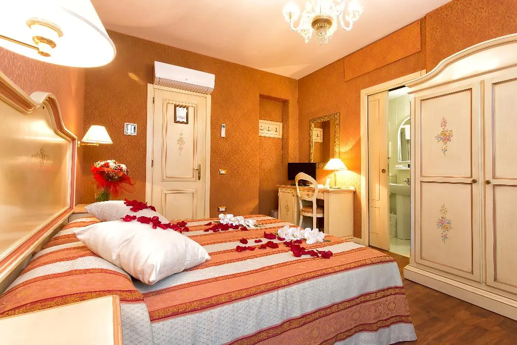 TRIPLE STANDARD Room, Hotel Conterie, Venice