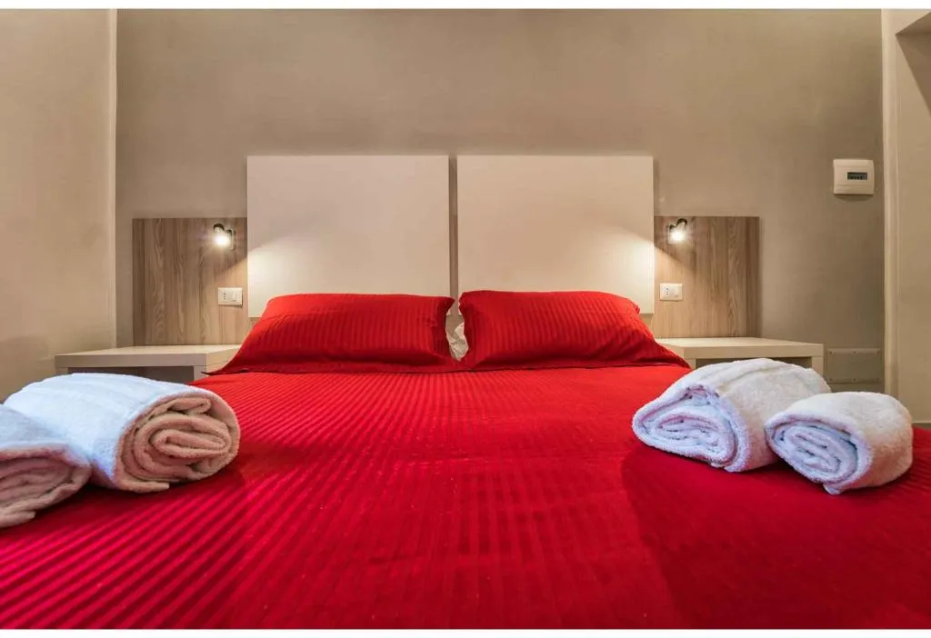 Room, New Gallery, Naples