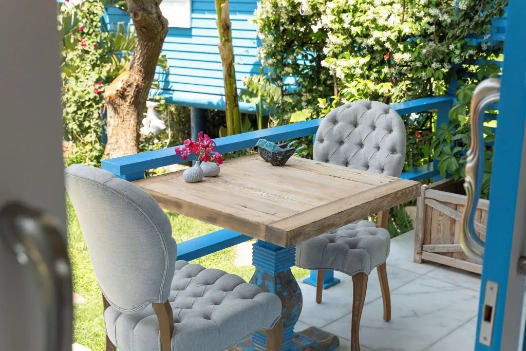 Terrace, Sabrina's Haus, Dalaman