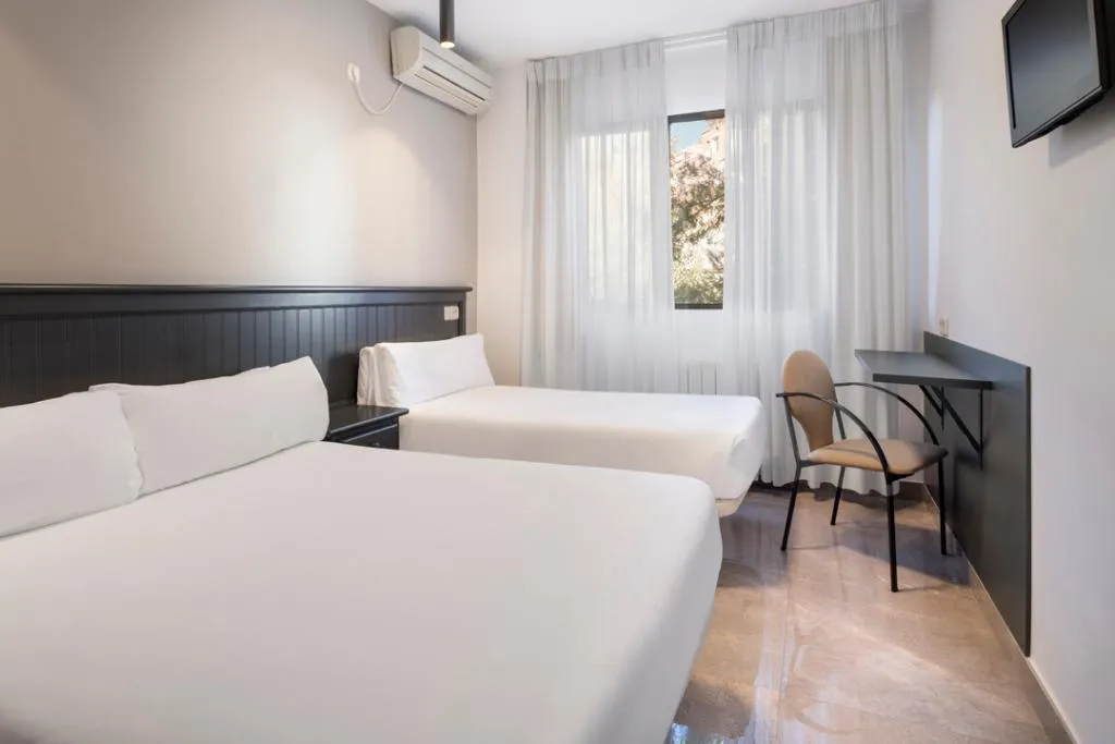 TRIPLE STANDARD Room, Hotel Victoria Valdemoro, Madrid