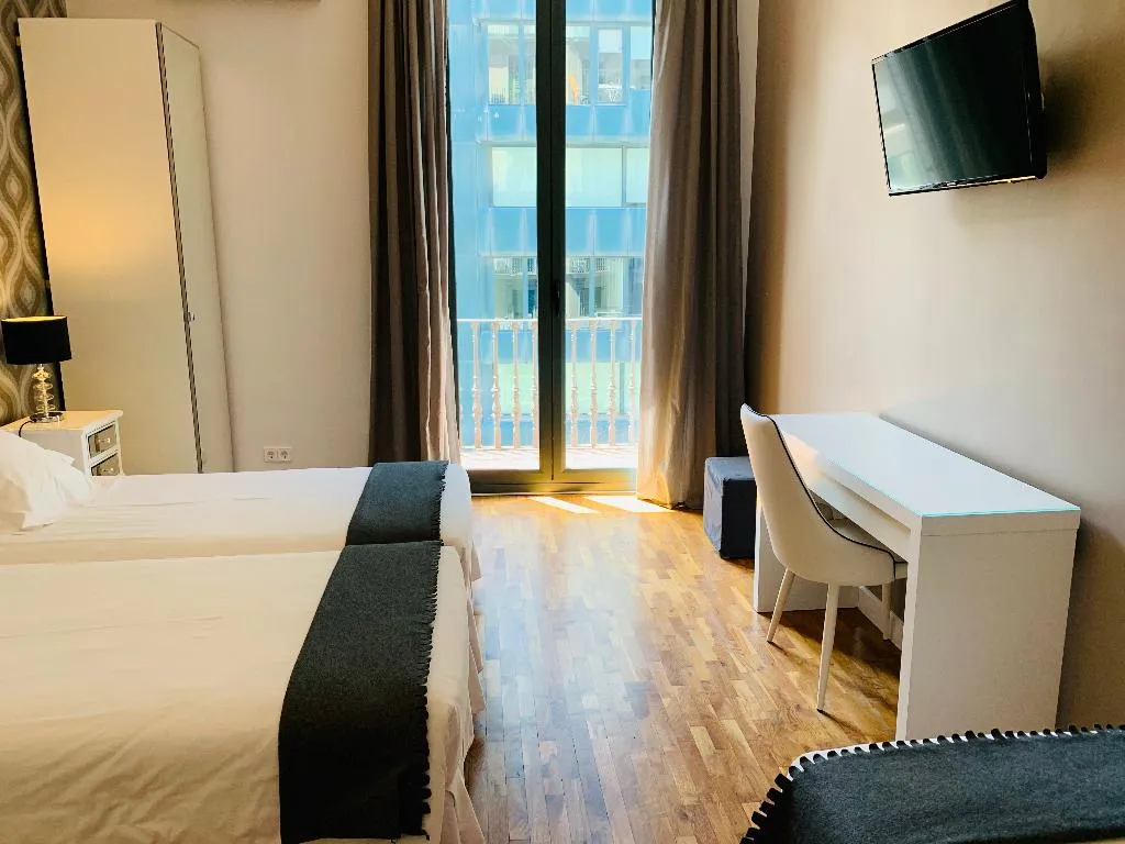 TWIN TWO BEDS Room, Super Balmes Guest House, Barcelona