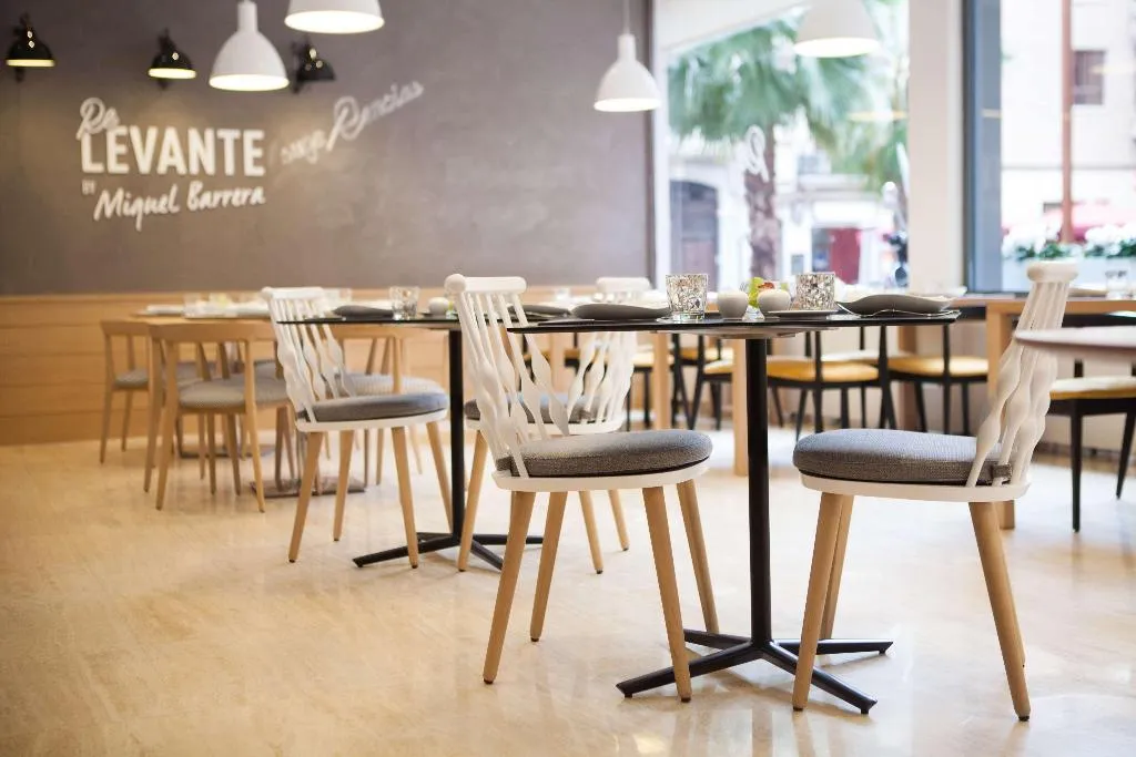 Restaurant, NH Castellón Mindoro, Valencia