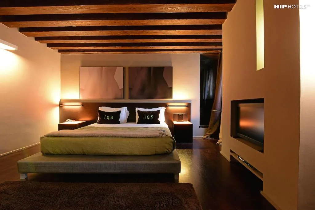 Room, Charming House Iqs, Venice