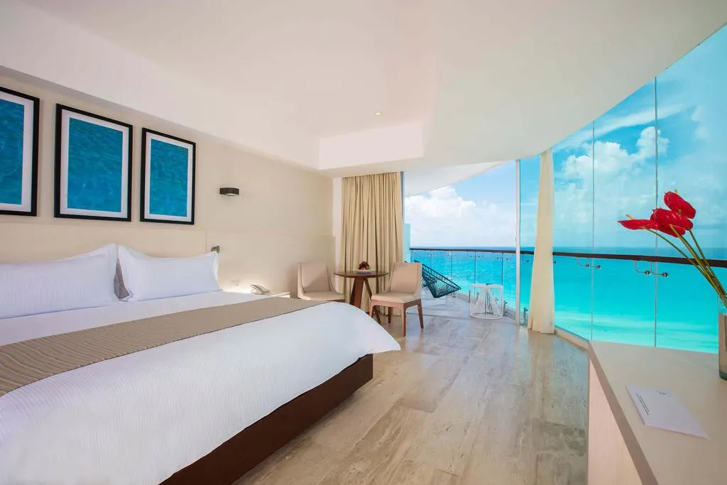 SUITE OCEAN FRONT KING BED Room, Krystal Grand Cancun All Inclusive, Cancun Area